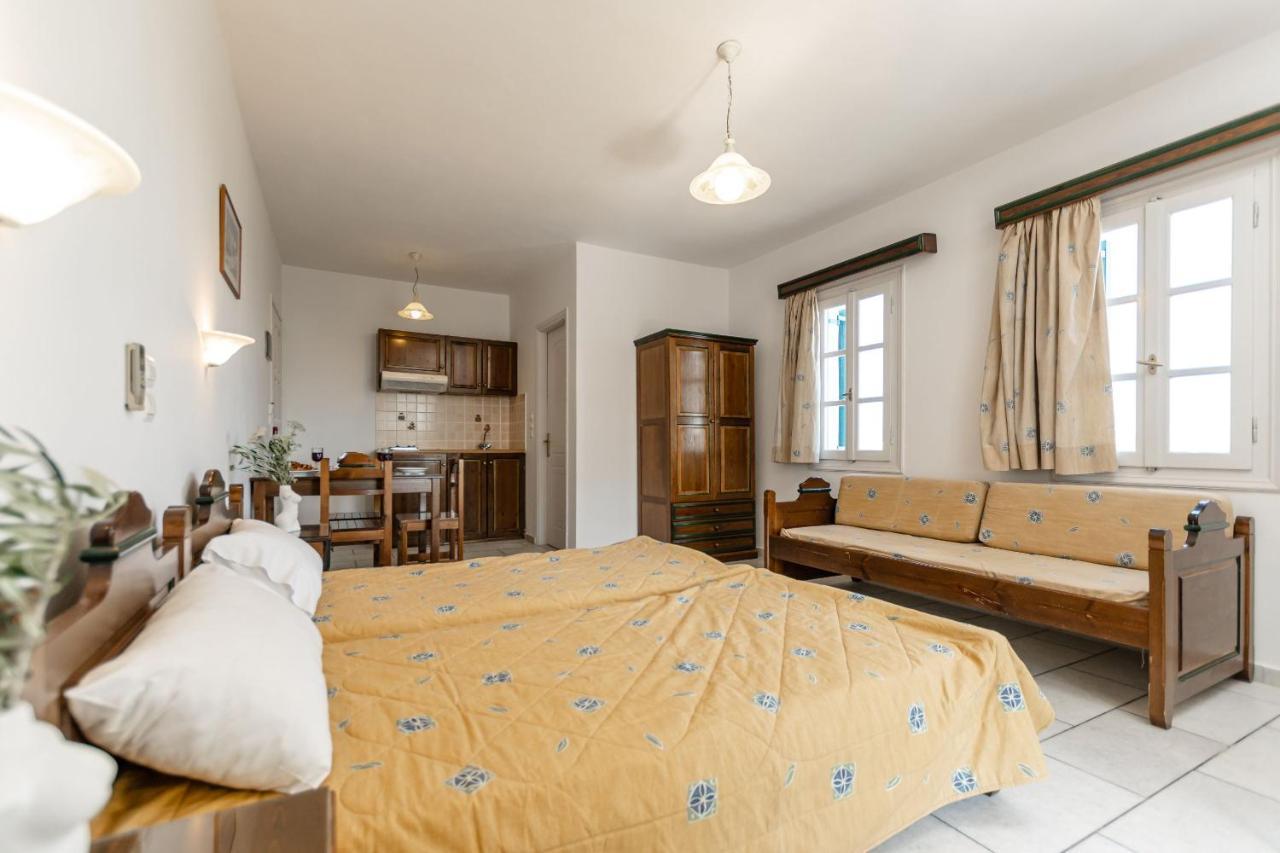 Golden Silence Apartment *
